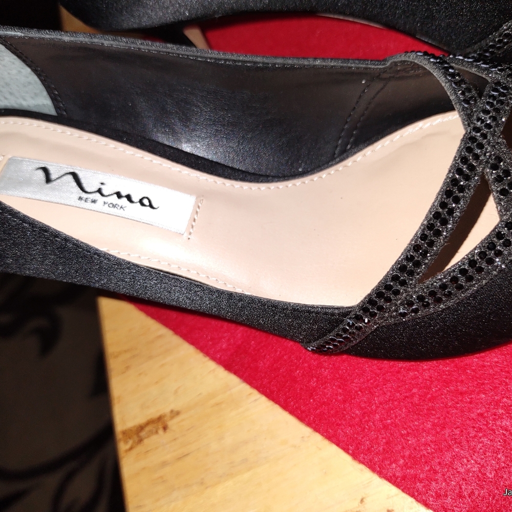 Shoes - Picture 5 of 8
